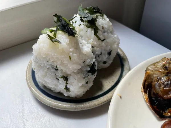 島根の美味！磯の香りが弾ける板わかめおにぎり